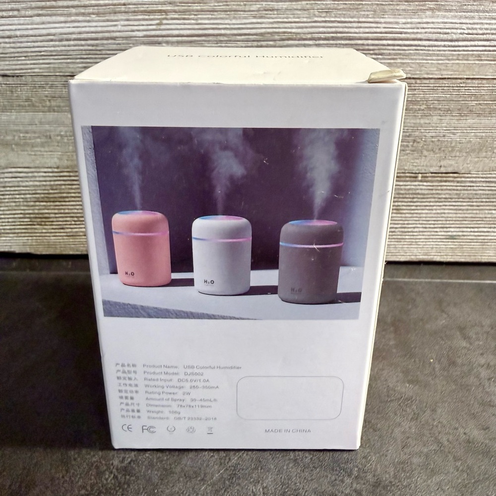 H2O Humidifier Car Diffuser - Pink, White, or Gray…please specify color